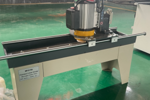 Grinding machine suitable for grinding various oblique or straight blades model MFD 700