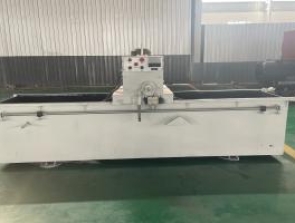 Knife Grinder machine using high-precision bearings imported from Switzerland reducing vibration ensuring precise blade grinding model 1700