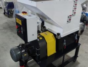 Slow Speed Crusher This unit is driven by shaft gear-motor, no need oil PN1-CH 4HP